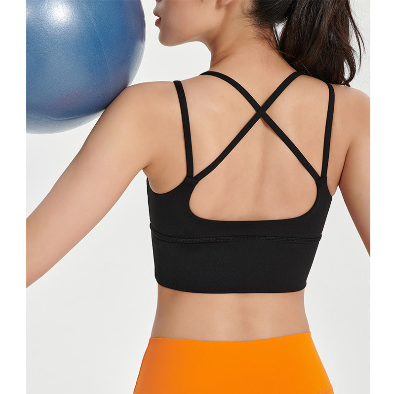ヨガブラトップ カップ付き 背中開き 盛れる 揺れない バッククロス 幅広ヘム スポーツ フィットネス ジム ピラティス ランニング ストレッチ 快適 柔らかく Uネック 全7色 無地 S-XL