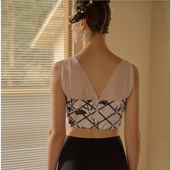 emmi UVカット リブ編み Vネック ヨガウェア ONLINE LIMITED emmi yoga NEW COLLECTION │ emmi（エミ）公式