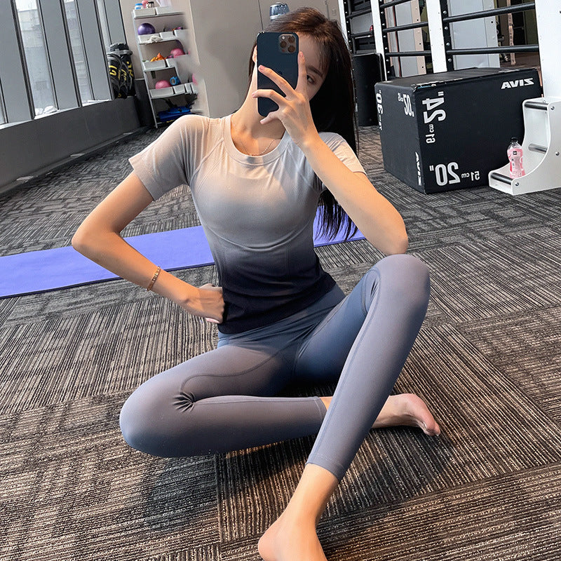 Yoga T-shirt, Yoga Top, Short Sleeve, Slim, Fashion, Round Neck, Gradient, 6 Colors, No Turning Up, Stretch, Sports, Breathable, Comfortable, Sweat Absorbent, Quick Drying, Casual, Slimming, Cute, Straight Skeleton, Tight, Colorful, Running, Fitness, S~L